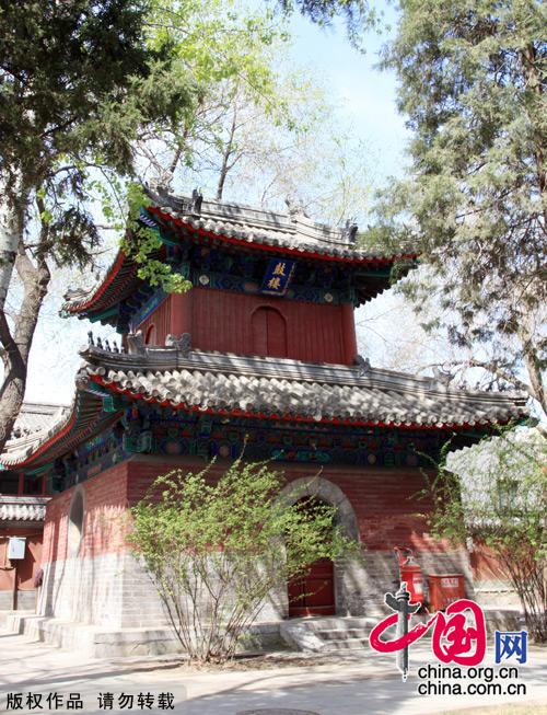 Situated south of Jiaozi Alley outside Xuanwumen, Fayuan Temple is the oldest ancient Buddhist temple in Beijing. It also houses the China Buddhist Association, the China Buddhism Institution and the China Buddhism Library and Relic Center, thus serving as an important venue for nurturing young monks and Buddhist research. [China.org.cn]