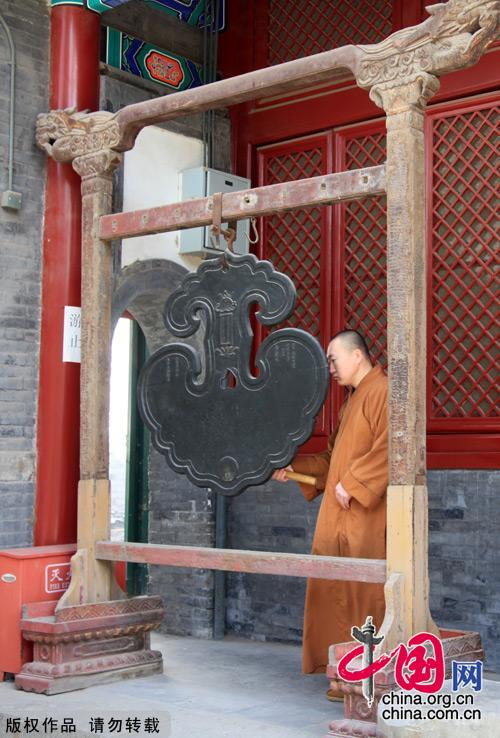 Situated south of Jiaozi Alley outside Xuanwumen, Fayuan Temple is the oldest ancient Buddhist temple in Beijing. It also houses the China Buddhist Association, the China Buddhism Institution and the China Buddhism Library and Relic Center, thus serving as an important venue for nurturing young monks and Buddhist research. [China.org.cn]