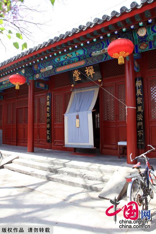 Situated south of Jiaozi Alley outside Xuanwumen, Fayuan Temple is the oldest ancient Buddhist temple in Beijing. It also houses the China Buddhist Association, the China Buddhism Institution and the China Buddhism Library and Relic Center, thus serving as an important venue for nurturing young monks and Buddhist research. [China.org.cn]