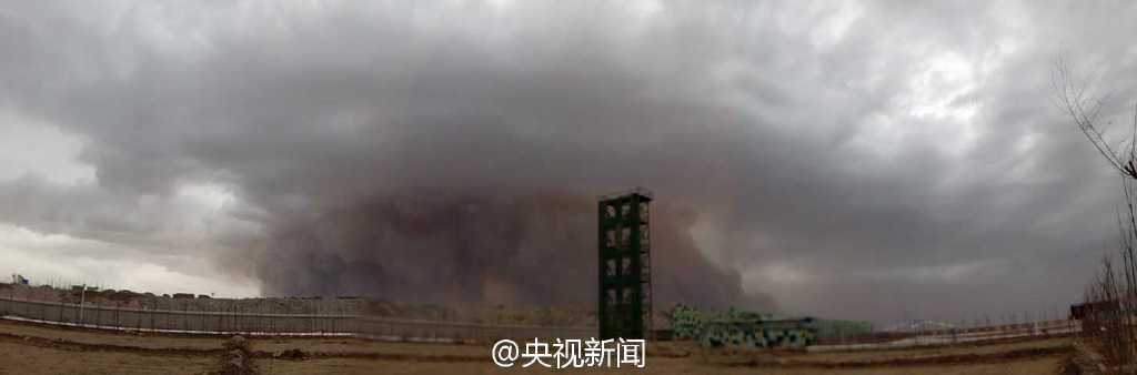 A massive sandstorm hits Golmud City, Qinghai Province at 06:30 p.m., on March 31, 2015. It enveloped all the buildings and lasted about half an hour.[CNTV]