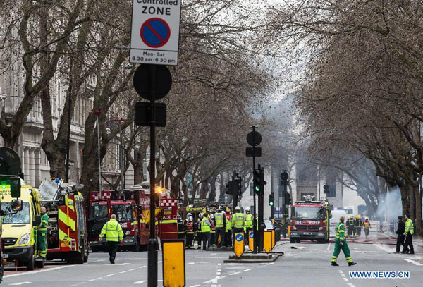 More than 2,000 people were evacuated Wednesday from a number of buildings in London's Holborn area due to an electrical fire involving cables under a pavement, the London Fire Brigade said. [Photo/Xinhua]