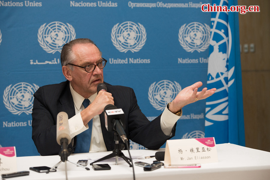 UN Deputy Secretary General Jan Eliasson takes questions at a press conference on Thursday, April 9, 2015, following the joint launch event for the new Chinese webiste of the United Nations. [Photo by Chen Boyuan / China.org.cn]