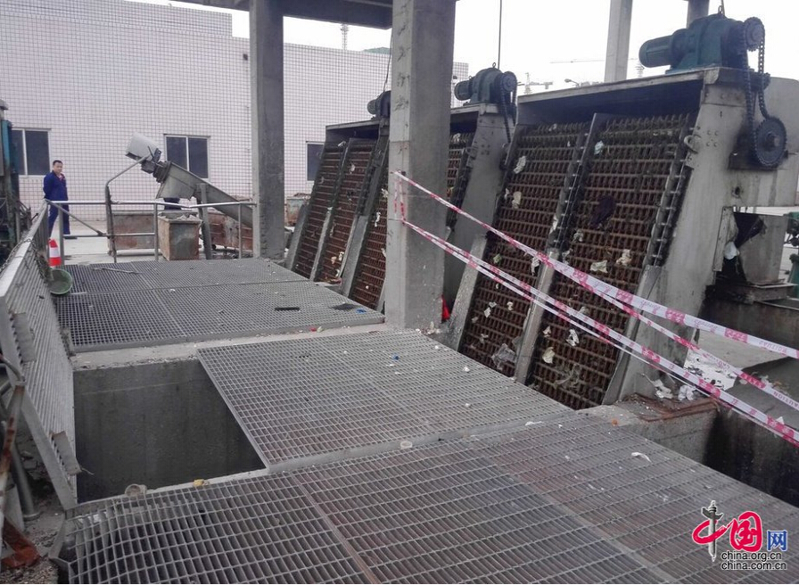 After a 42-hour painstaking rescue effort, the boy's body was found at 11:30 a.m. yesterday at a sewage treatment plant.[Photo/China.org.cn]