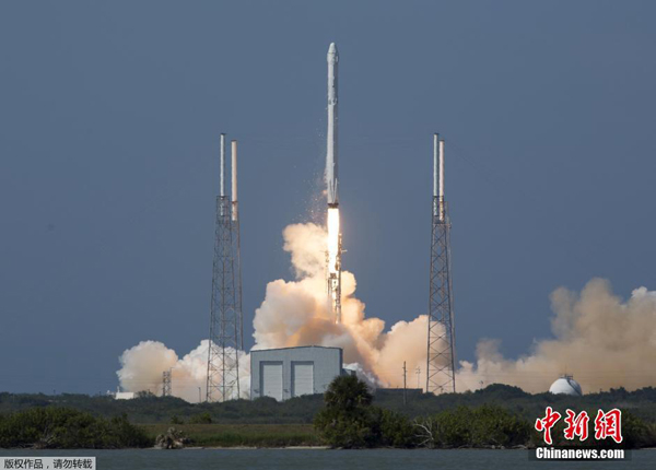 SpaceX, a private U.S. firm, on Tuesday afternoon launched its sixth cargo mission to the International Space Station, while failing another attempt to land the spent first stage of its Falcon 9 rocket on a ship in the Atlantic Ocean. [Photo/Chinanews.com]