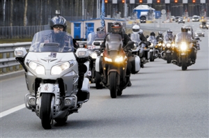A group of 10 Russian motorcyclists temporarily canceled their travel from Moscow to Berlin on Monday following the refusal by the Polish authorities to grant them entry despite all of them had got visas.