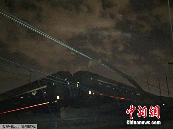 At least 5 people were killed in a passenger train derailment in Philadelphia, U.S., city mayor Michael Nutter said Tuesday. [Photo/Chinanews.com]