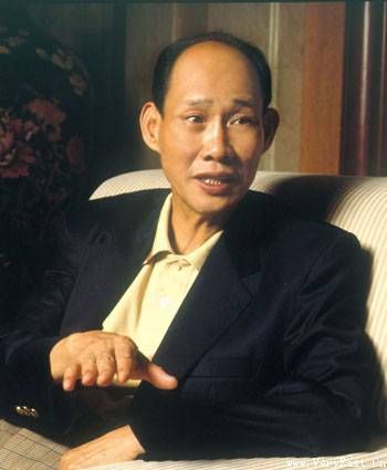 Huang Rulun, one of the 'Top 10 Chinese philanthropists of 2015' by China.org.cn.