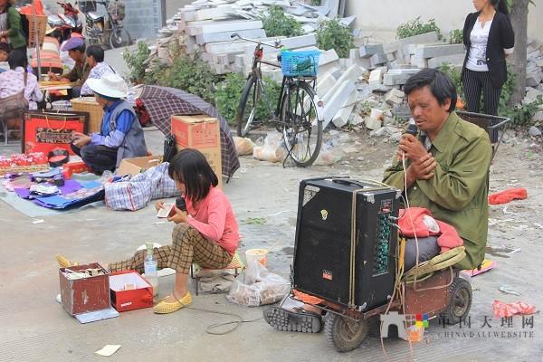 Well, you can see them in real life every 28th day of the third month of the Chinese lunar year in Dali, Yunnan province, just like in the novels. 