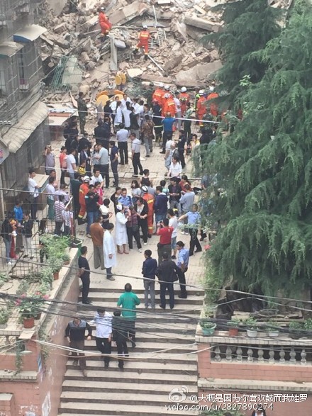 A nine-story building collapsed after a landslide at 11:40am on Wednesday in Guiyang, capital of Southwest China's Guizhou province, CCTV reported.[Photo/weibo] 