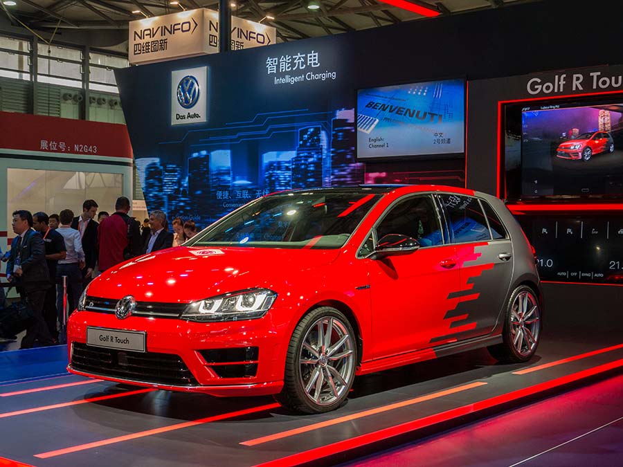 A Volkswagen Golf R Touch, with a sensor in the dash understanding gestures by driver and front passengers, is displayed at the first CES Asia in Shanghai on May 25, 2015. [Hao Yan / chinadaily.com.cn] 