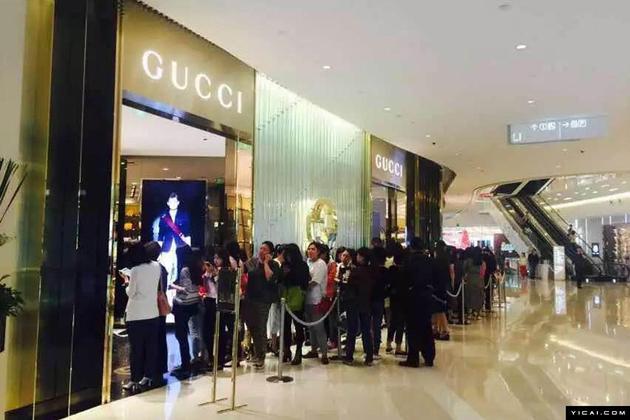 Gucci joined the ranks of Chanel, Prada, Cartier and Dior when it became the latest international luxury brand to institute a price cut by offering deep discounts on high-priced products at its retail stores on Wednesday.