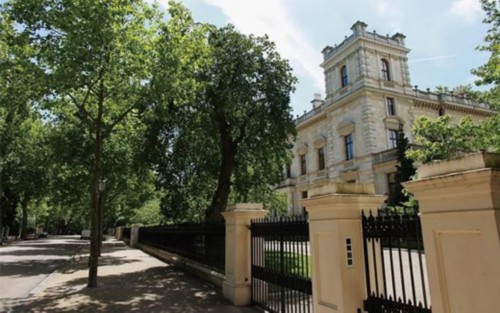 Kensington Palace Gardens, one of the 'Top 10 luxury houses in the world' by China.org.cn