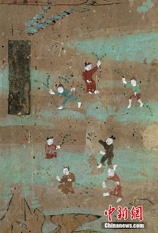 A Dunhuang fresco shows a group of children picking flowers. [Photo: Chinanews.com]
