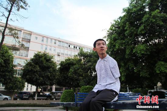 Peng Chao lost his arms in an electric shock during his childhood. He was granted an additional 45 minutes to take the exam because he takes longer to write than students with hands.