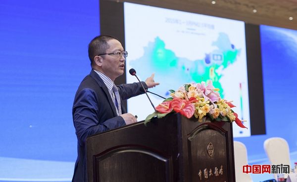 Professor Zhou Muzhi at Tokyo Keizai University speaks at a press conference to release the China Integrated City Index during the Fourth Global Think Tank Summit held in Beijing on June 27, 2015. [China.org.cn]