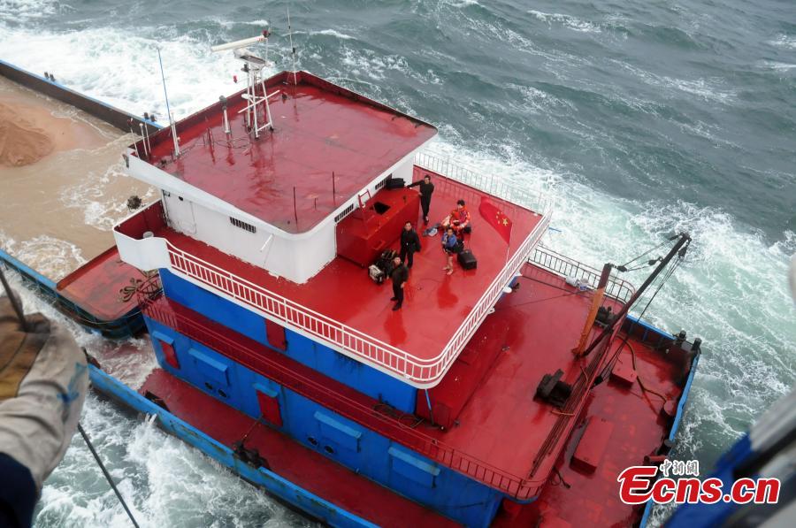 Crew Rescued From Stranded Ships - China.org.cn