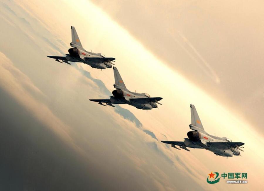 Main force aircraft of Chinese Air Force, such as J-10, Su-30 and H-6, are always the favorite of military fans. Now let's have a look at some stunning photos of China's fighter planes.[Photo/www.81.cn]