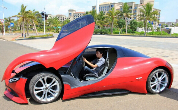 The sports car Chen Yinxi made.