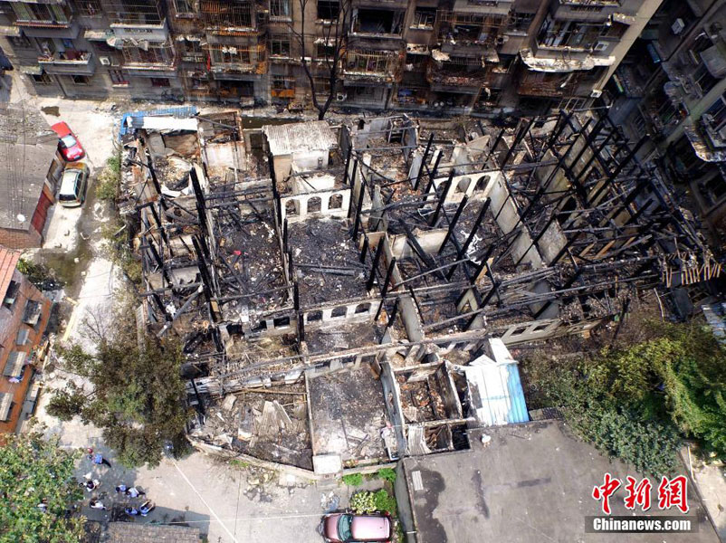 Ruins of a residence after a fire in Chengdu, in southwest China's Sichuan Province, on July 28, 2015. [Photo: chinanews.com] 