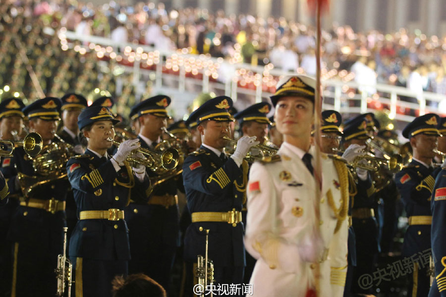 A large-scale rehearsal for the Sept. 3 V-Day parade is held in Beijing Sunday morning in Tian’anmen Square and along the Chang'an Avenue. [Photo: weibo.com]