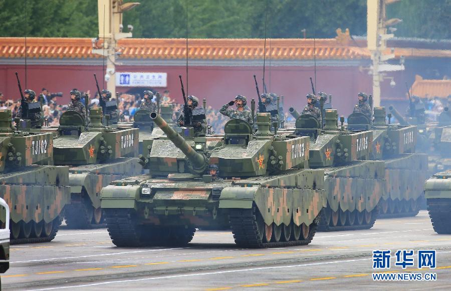 A large-scale rehearsal for the Sept. 3 V-Day parade is held in Beijing Sunday morning in Tian’anmen Square and along the Chang'an Avenue. [Photo: Xinhua]