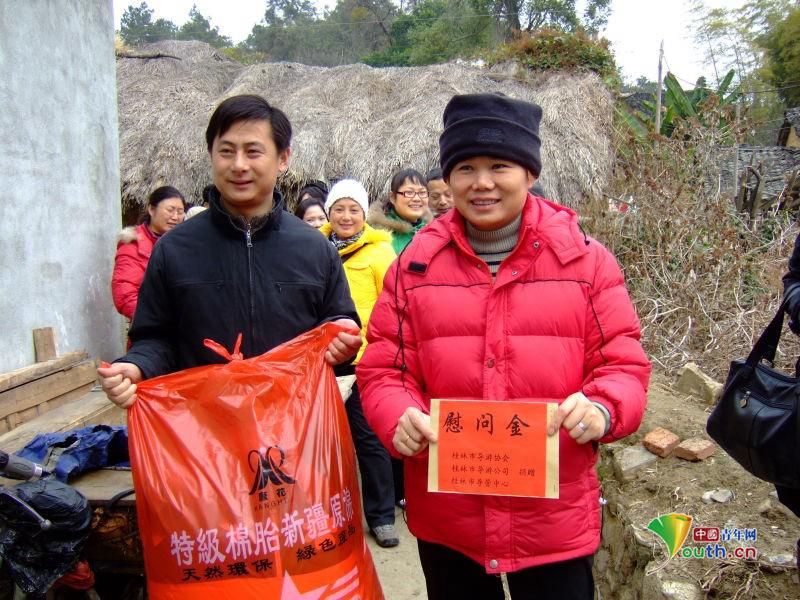 Liu Menggang (F, L1) takes part in the local activity. (Photo is provided by Liu Menggang)