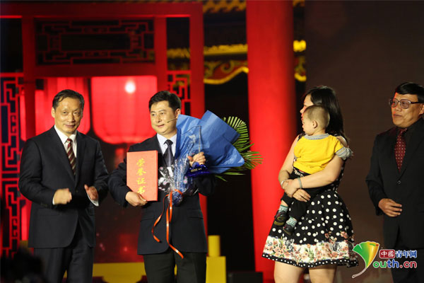 Liu Menggang (L2) obtains a lot of honors. (Photo is provided by Liu Menggang)