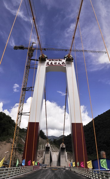 Tangmai Bridge is under construction (Photo Taken on Aug. 5, 2015)