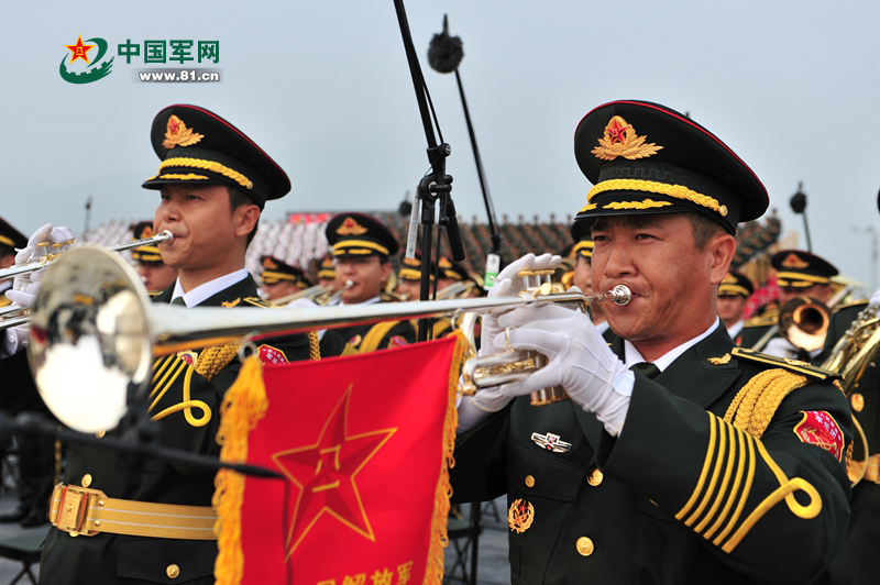 A nearly 1,300-member PLA military band, which is composed of selected performers from the three armed forces -- army, navy and air force, is scheduled to present a non-stop two-hour show for the Sept 3 military parade marking the 70th anniversary of the end of World War II. The Military Band of the Chinese People's Liberation Army (PLA), which was founded in July 1952, is the only one large wind band in China. It is directly under the General Political Department of the PLA. [www.81.cn]