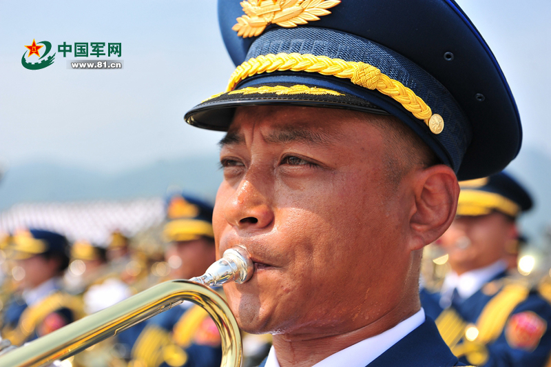 A nearly 1,300-member PLA military band, which is composed of selected performers from the three armed forces -- army, navy and air force, is scheduled to present a non-stop two-hour show for the Sept 3 military parade marking the 70th anniversary of the end of World War II. The Military Band of the Chinese People's Liberation Army (PLA), which was founded in July 1952, is the only one large wind band in China. It is directly under the General Political Department of the PLA. [www.81.cn]