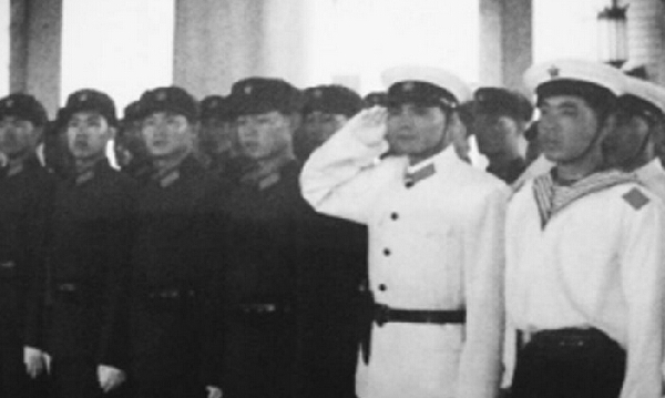 On June 1, 1965, the ranking system was abolished and the Guard of Honor entered a nearly two-decade long period of wearing no ceremonial uniforms.[Photo/news.cn] 