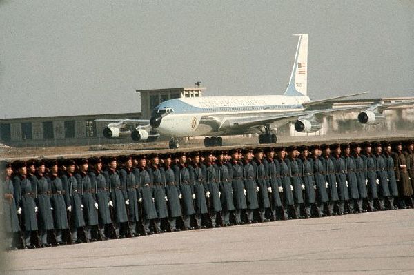 On Feb. 21, 1972, former U.S. President Richard Nixon visited China and was welcomed by the Guard of Honor consisting of 371 soldiers, the largest guard of honor in China's diplomatic history. [Photo/news.cn] 