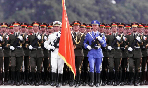 In 1987, leaders of China's military commission once again ordered a reform of the ceremonial uniforms. [Photo/news.cn] 