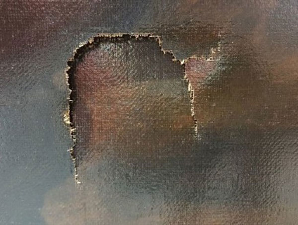 The hole in the damaged painting. [Photo/Sina Weibo] 
