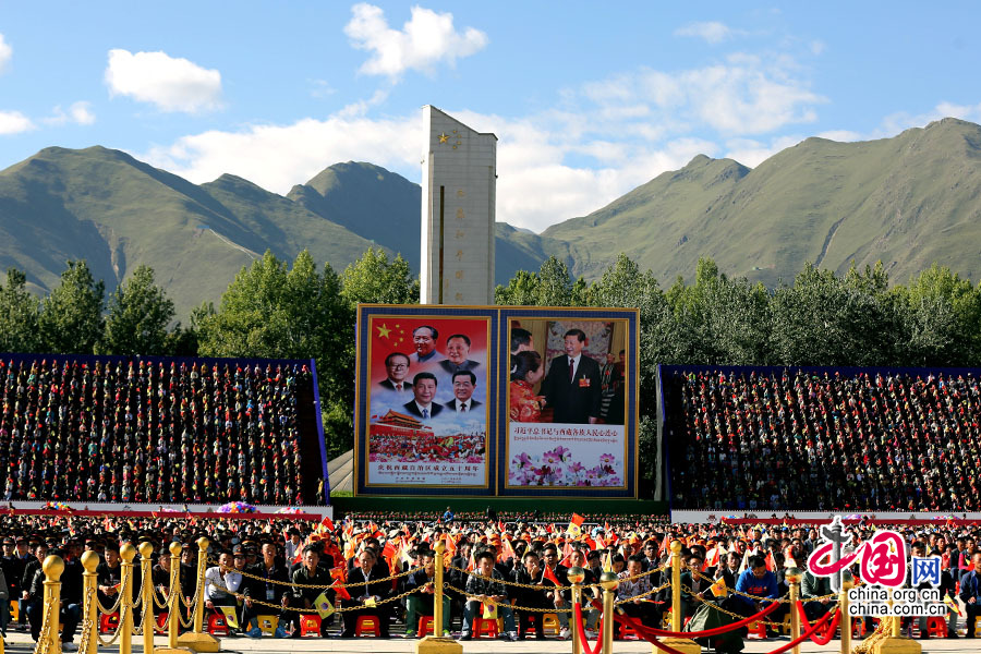 A grand ceremony marking the 50th anniversary of the founding of the Tibet Autonomous Region is held at the Potala Palace square in Lhasa, capital of southwest China's Tibet Autonomous Region, Sept 8, 2015. [Dong Ning/China.org.cn]