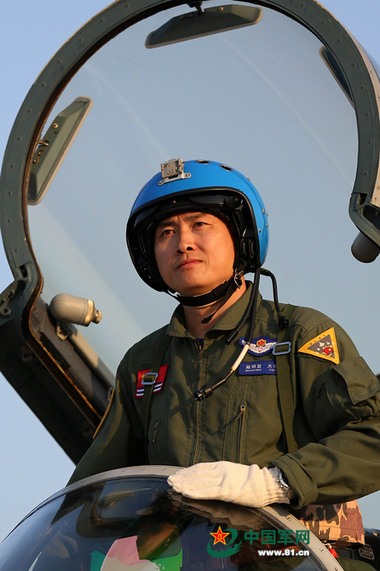 Navy aviation officer Dai Mingmeng. [www.81.cn]