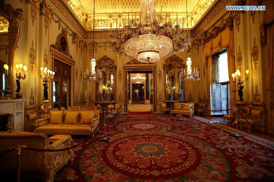 Photo taken on Sept. 7, 2015 shows the White Drawing Room of the Buckingham Palace in London, capital of Britain. The Buckingham Palace has served as the official London residence of Britain's sovereigns since 1837 and today is the administrative headquarters of the Monarch. [Xinhua]