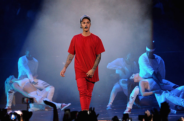 Justin Bieber performs during the MTV EMA&apos;s 2015 at the Mediolanum Forum on October 25, 2015 in Milan, Italy. 