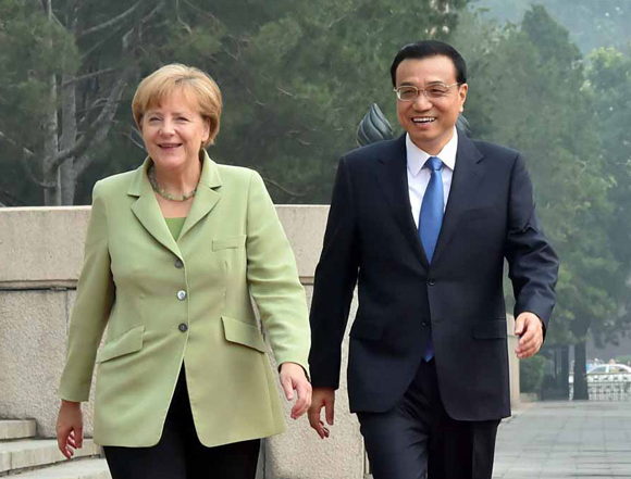 German Chancellor Angela Merkel (L) and Chinese Premier Li Keqiang. [File Photo/Xinhua]