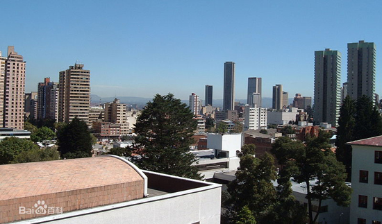 Bogotá, one of the 'top 10 cities with longest working hours' by China.org.cn.