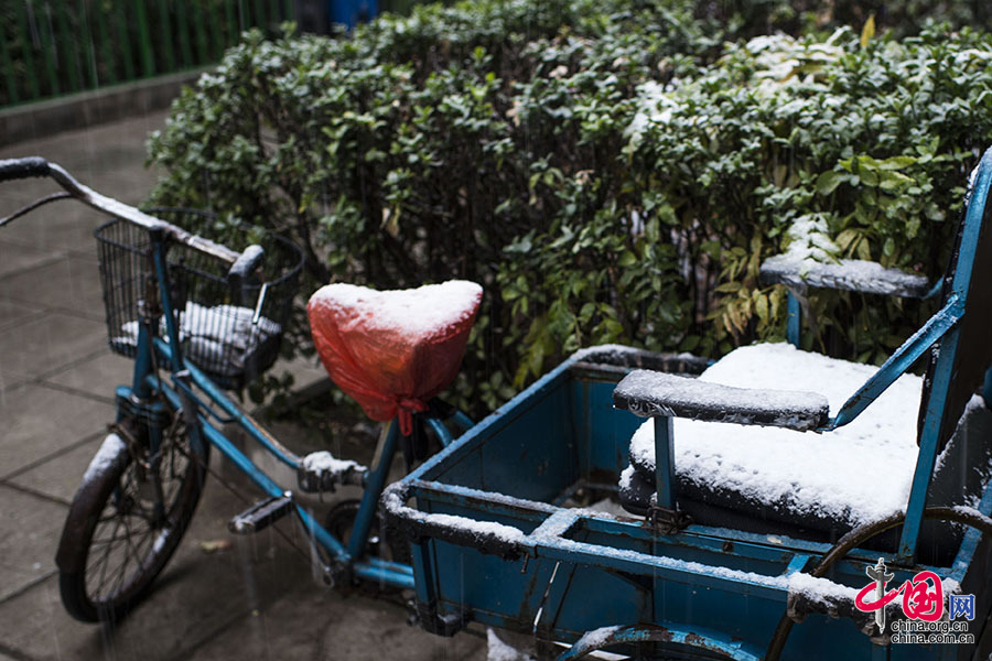 Beijing Embraces First Snow- China.org.cn