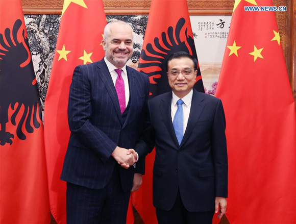 Chinese Premier Li Keqiang(R) meets with Albanian Prime Minister Edi Rama in Beijing, capital of China, Nov. 26, 2015. [Photo/Xinhua]