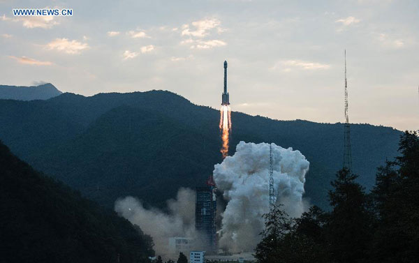A Long March-3B carrier rocket carrying a new-generation Beidou satellite lifts off from the Xichang Satellite Launch Center in Xichang, southwest China's Sichuan Province. [Photo: Xinhua]