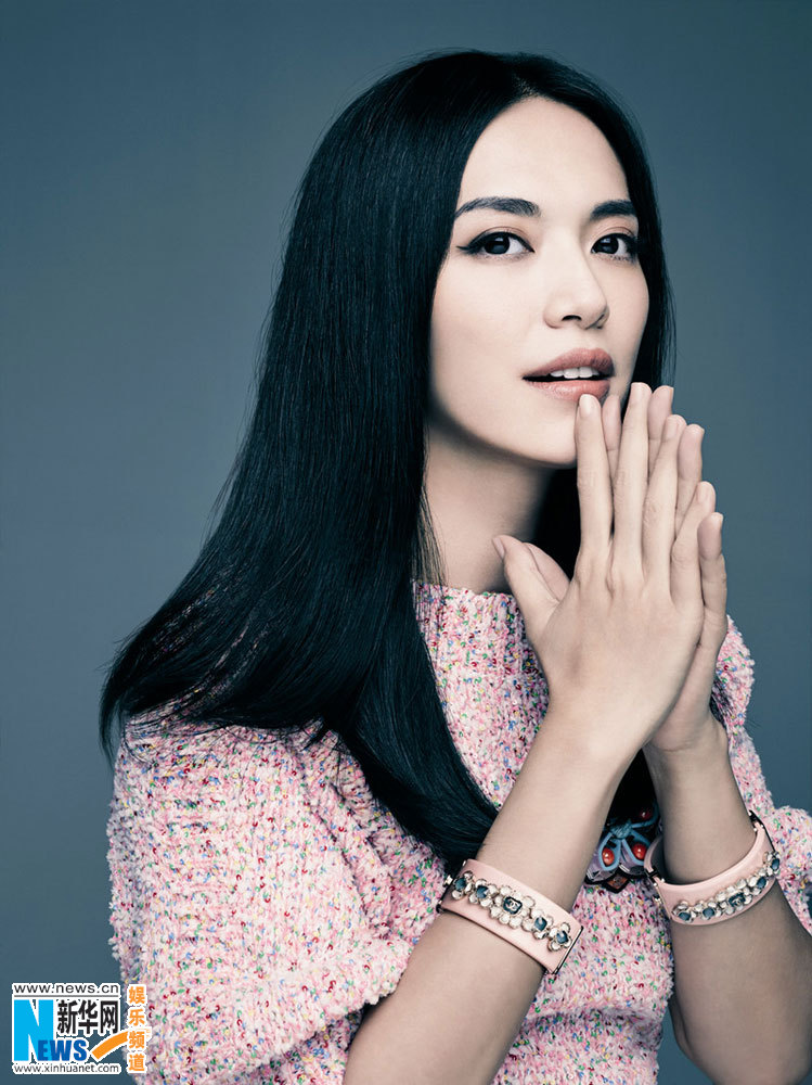 Yao Chen graces Singaporean fashion magazi