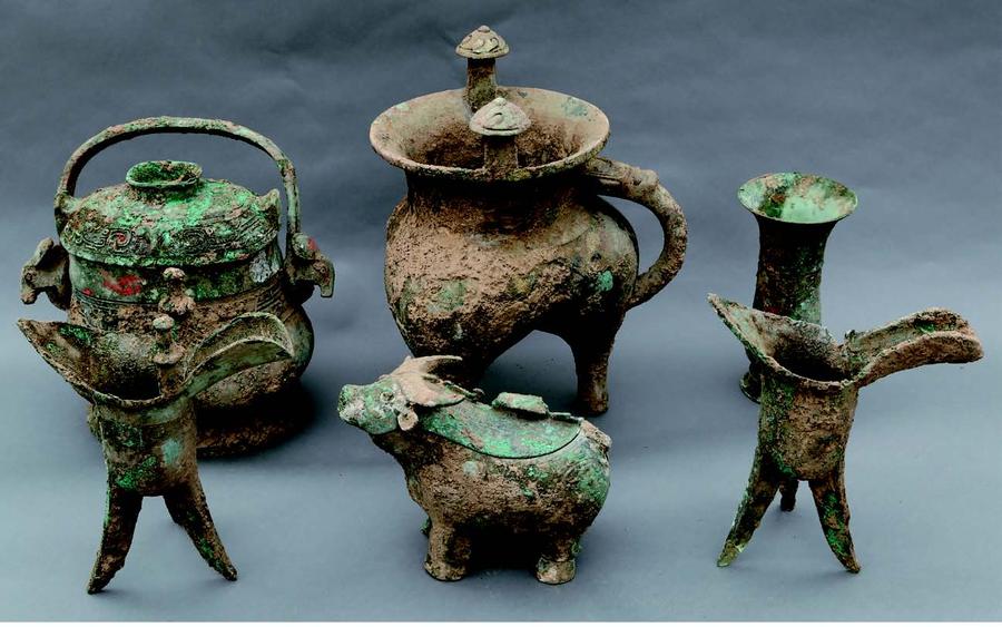 Bronze wares unearthed from the Zhouyuan site in Baoji, Shaanxi province. [Photo/Xinhua] 