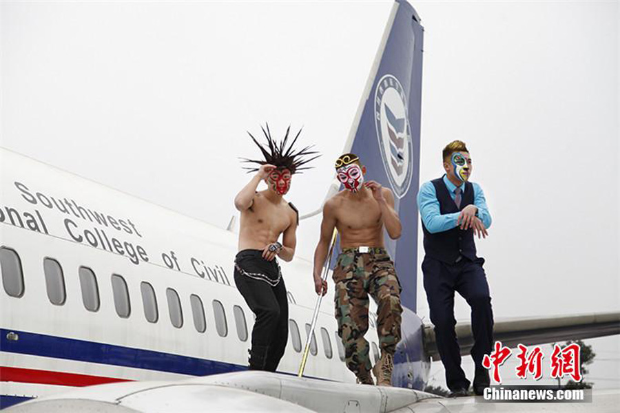 An undated photo shows three college students dressed up as the Monkey King in southwest China's Sichuan Province. [Photo: Chinanews.com]