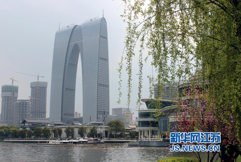 Another pants-shaped skyscraper is, the Gate of the Orient, in Suzhou in East China's Jiangsu province.[Photo/Xinhua]