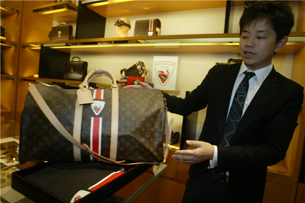 Louis Vuitton Owner's Sales Jump as Chinese Splurge Again - BNN