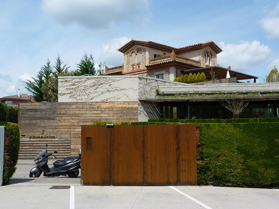 El Celler de Can Roca, one of the top 10 outstanding restaurants in the world' by China.org.cn.