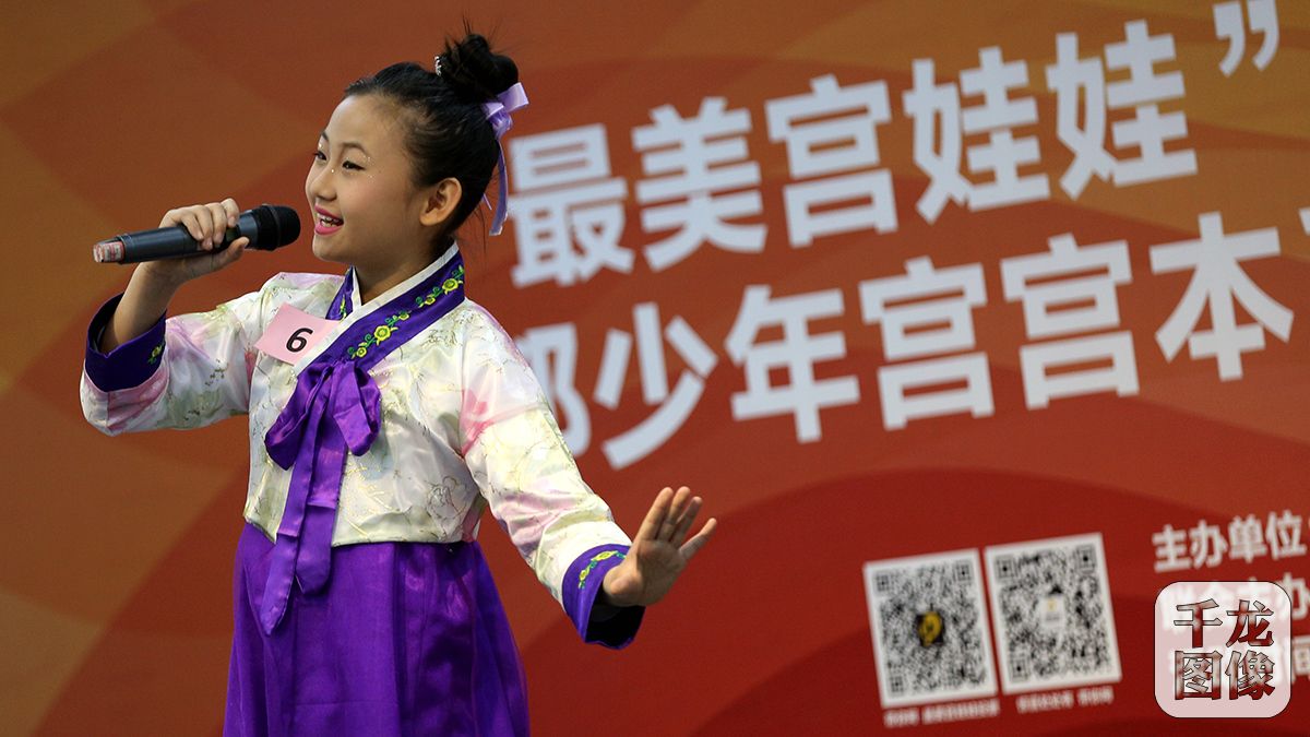 3月13日，由北京市少年宫主办的“最美宫娃娃”评选活动在京举办。图为小选手们现场展示各自才艺。千龙网记者 王悦摄